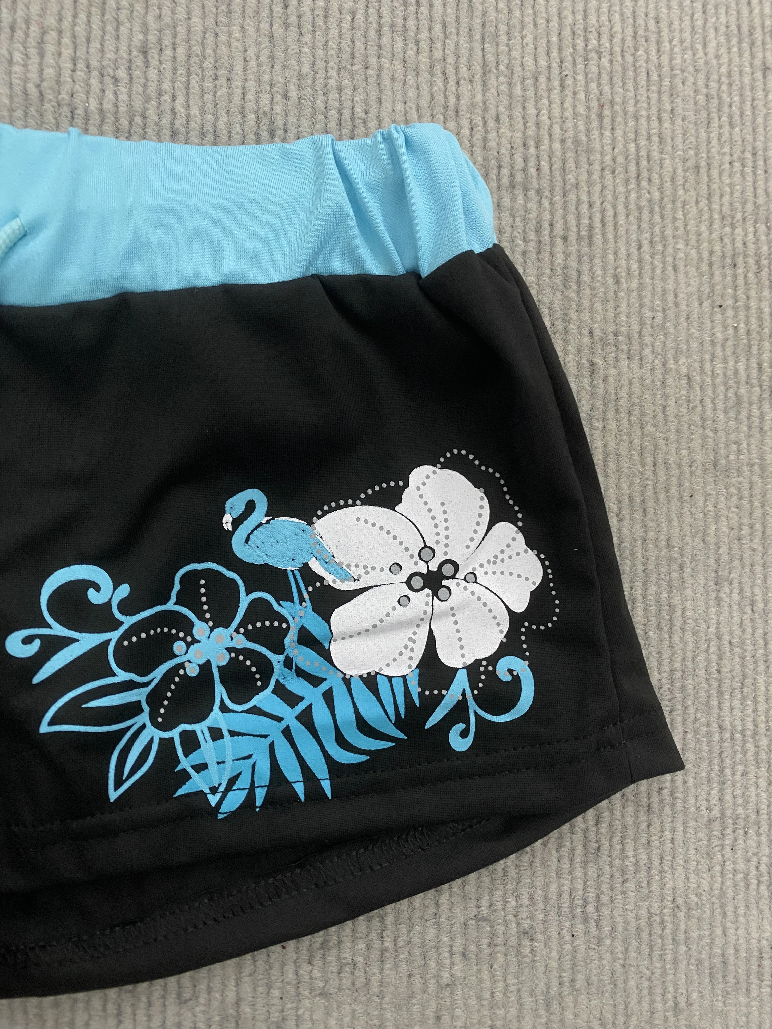 

Сексуальный комплект бикини в стиле Y2K для девушек, винтажный дизайн, с завязками на шее, летний, модный, удобный, универсальный комплект бикини в стиле эмо.