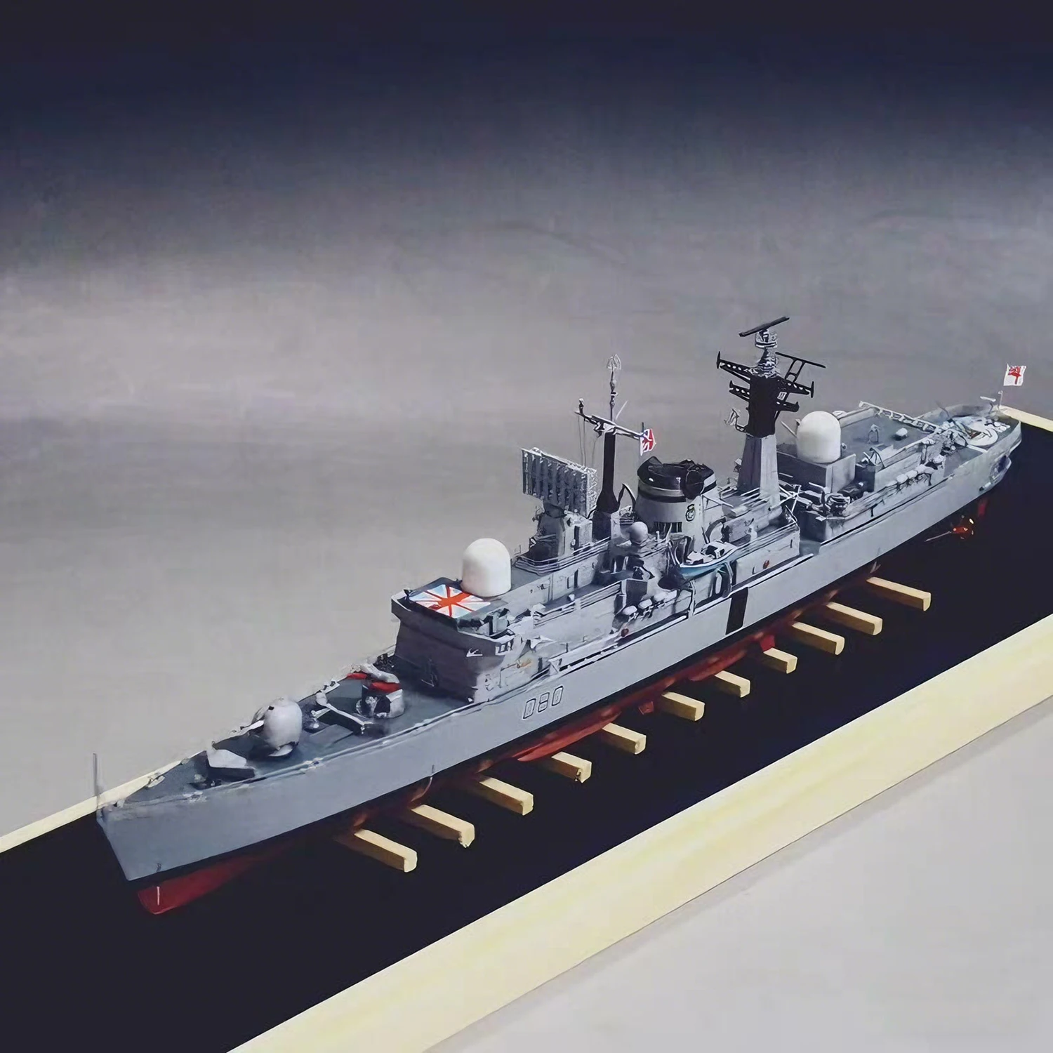 1/350 HMS Sheffield Type 42 Guided-missile Destroyer Model 36cm Richly Detailed Ships Model Ships Toy Ornament Warship Model