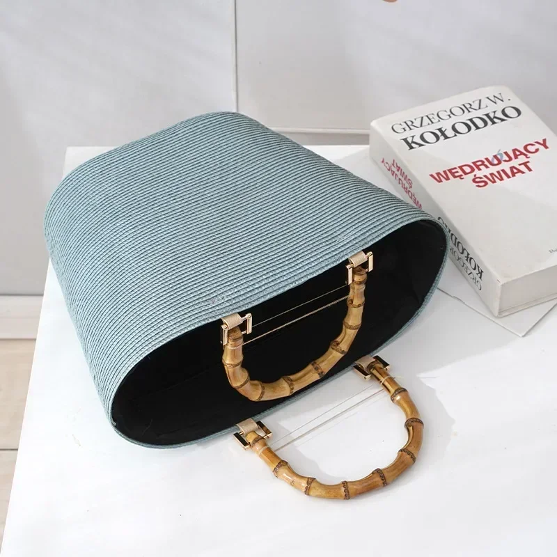 Bolso de mano tejido a mano de hierba de ratán PP para mujer, bolso de mano informal con diseño de mango de bambú, bolso de mano de gran capacidad para mujer, bolso de playa de paja para verano