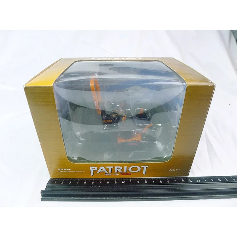 Primer engranaje Diecast escala 1:25 cortacésped Tractor aleación ingeniería modelo colección adornos de recuerdo regalo para niño exhibición estática