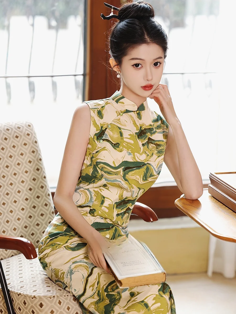 

Новый китайский Sle Svel Qipao для молодых женщин, модная повседневная одежда, красивый цветочный узор, полиэфирное волокно с низким разрезом