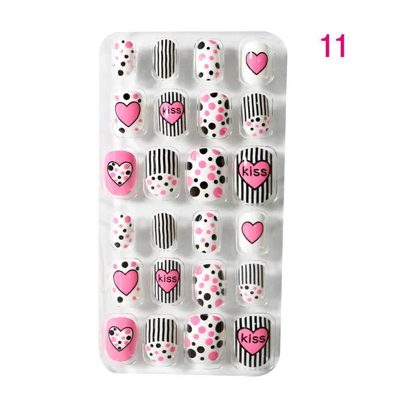 24 pz/scatola Candy False Nail Tips bambini Cartoon Full Cover Kid Glue Self Fake Tip Press on Nails unghie finte unghie artificiali