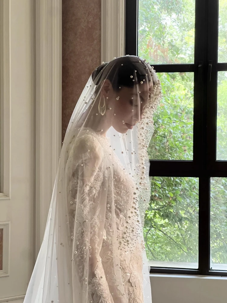 Perły Welon Ślubny Tiulowy 1T Welon Ślubny Elegancki Luksusowy Z Koralikami Welon dla Panny Młodej Welony dla Druhen Bez Grzebienia Na Zamówienie