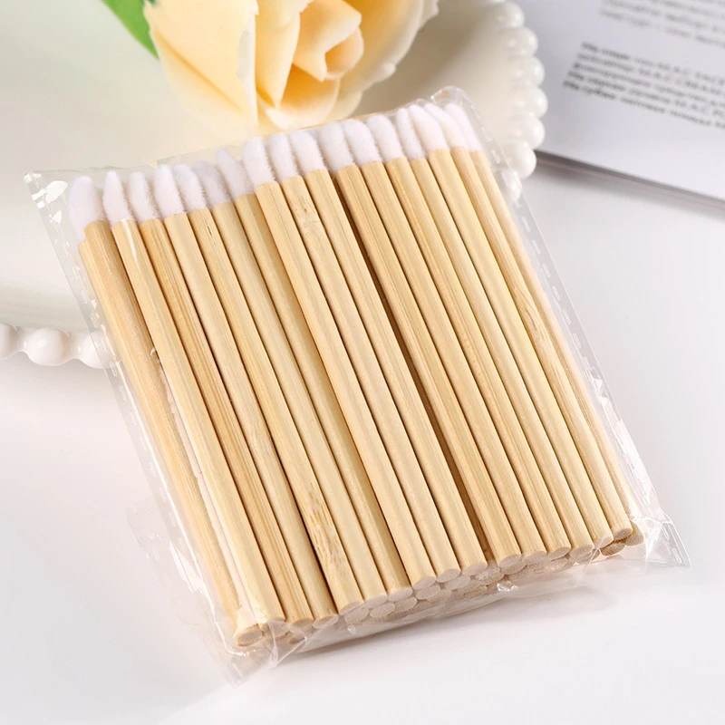 100Pcs Wooden Lipstick Applicators Disposable Lip Brush Set Fine Flocking Heads for Lip Gloss Lipstick Eyeshadow Makeup Daily