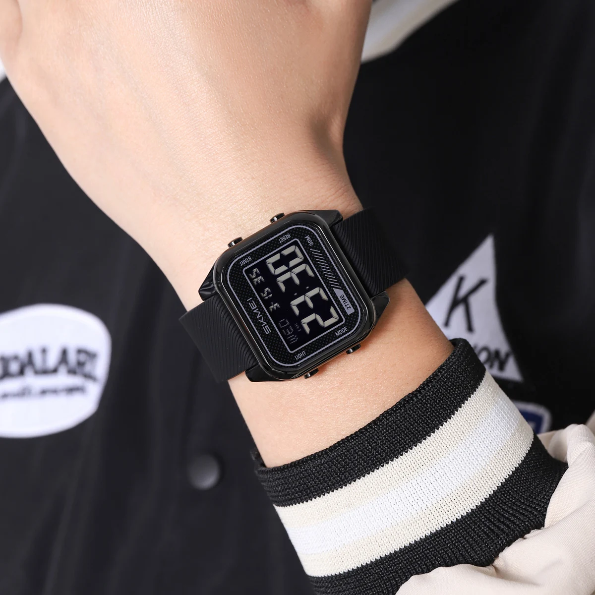 SKMEI 2496 Mens Fashion Casual Digital Watch Leisure Countdown Simple Silicone rubber Stopwatch Electronic Movement Wristwatch