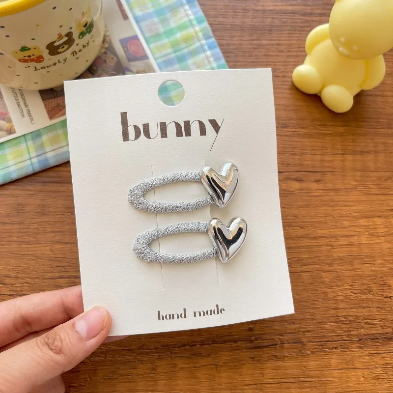 

Sweet Silver Shiny Bear Rabbit Heart Hair Barrettes for Teen Girls Versatile Side Bangs Clips Adorable Daily Wear Essentials