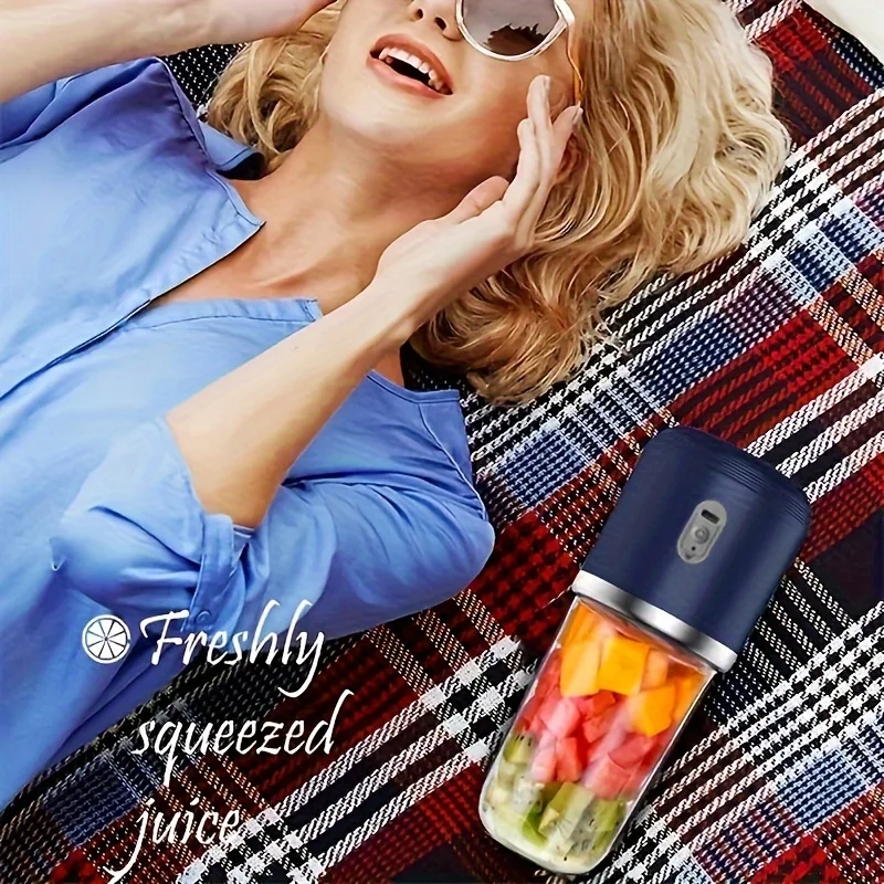 1PC new portable juicer with 2 cups, USB charging mini blender, fresh juicing cup and personal size smoothie blender.