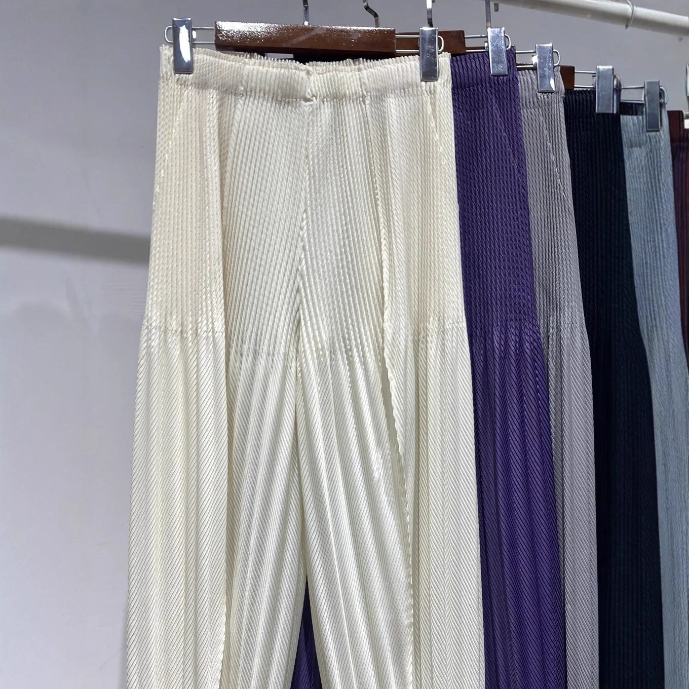 Miyake Pleated 2026 New Fall and Spring Pleated Pants Women's Models Niche Harem Pants Loose Elastic Waist Casual Pants Pleated