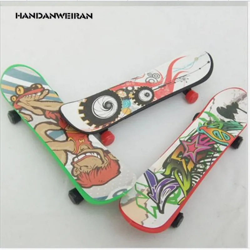2PCS Creative Fingertip Plastic Finger Skateboard Desktop Stress Relieving Toys  Children's Fingertip Skateboard Sports Toys