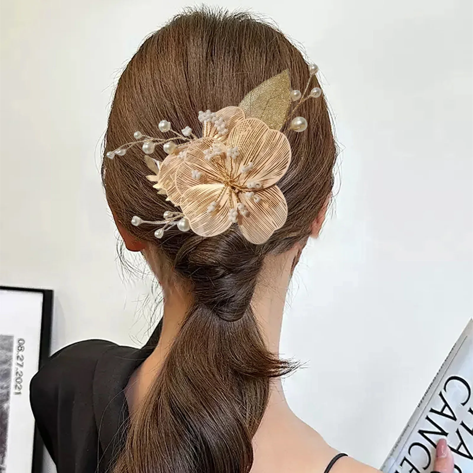 

Заколка для волос из медного сплава с цветочным листом, свадебное украшение для волос с жемчугом для свадьбы, заколка для волос с цветком, модные диадемы для выпускного вечера невесты, головные уборы