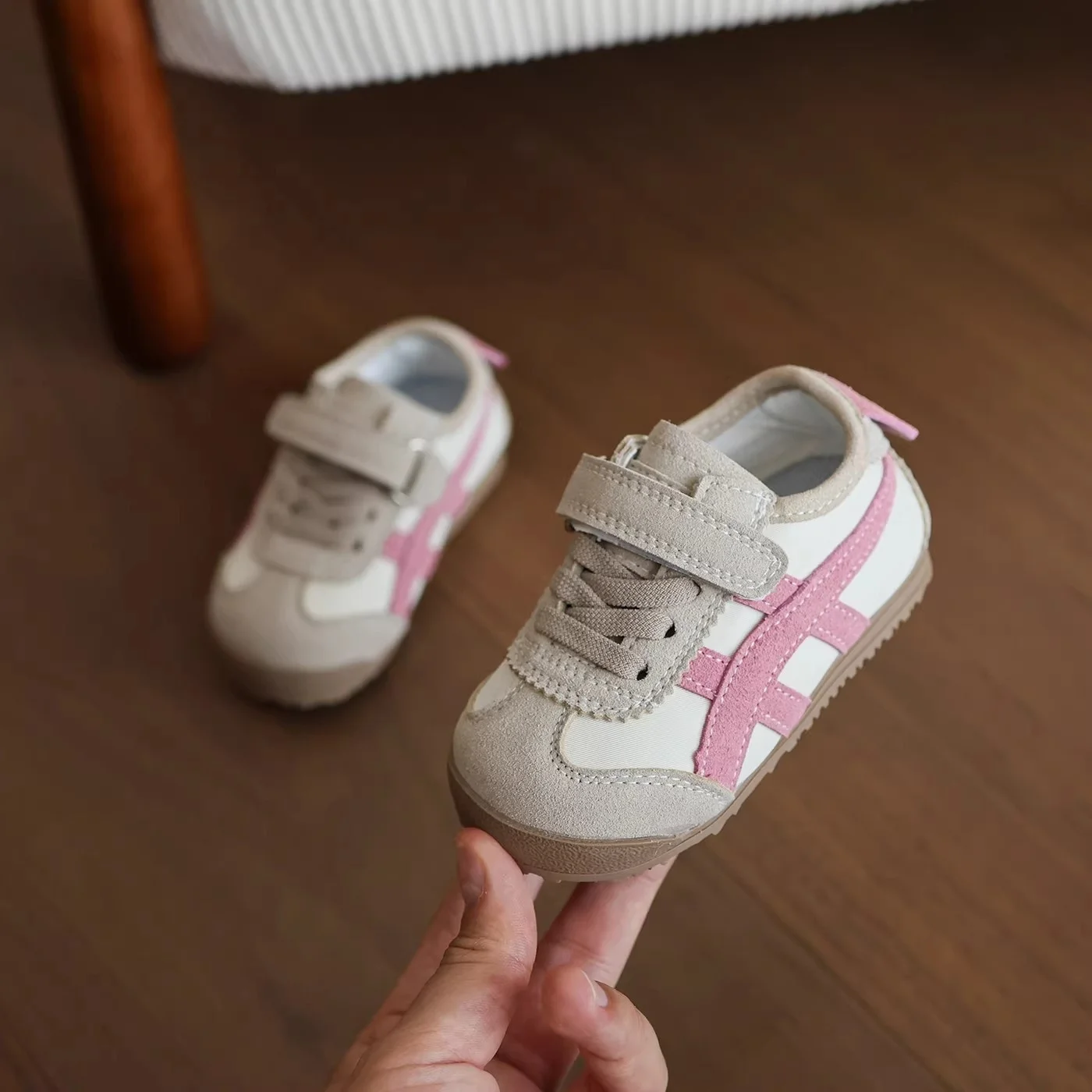 2026 Children's Anti-slip Pink Sport Shoes Spring New Style Baby Boys Girls Sneaker Trendy Leather Upper Rubber Sole Comfortable