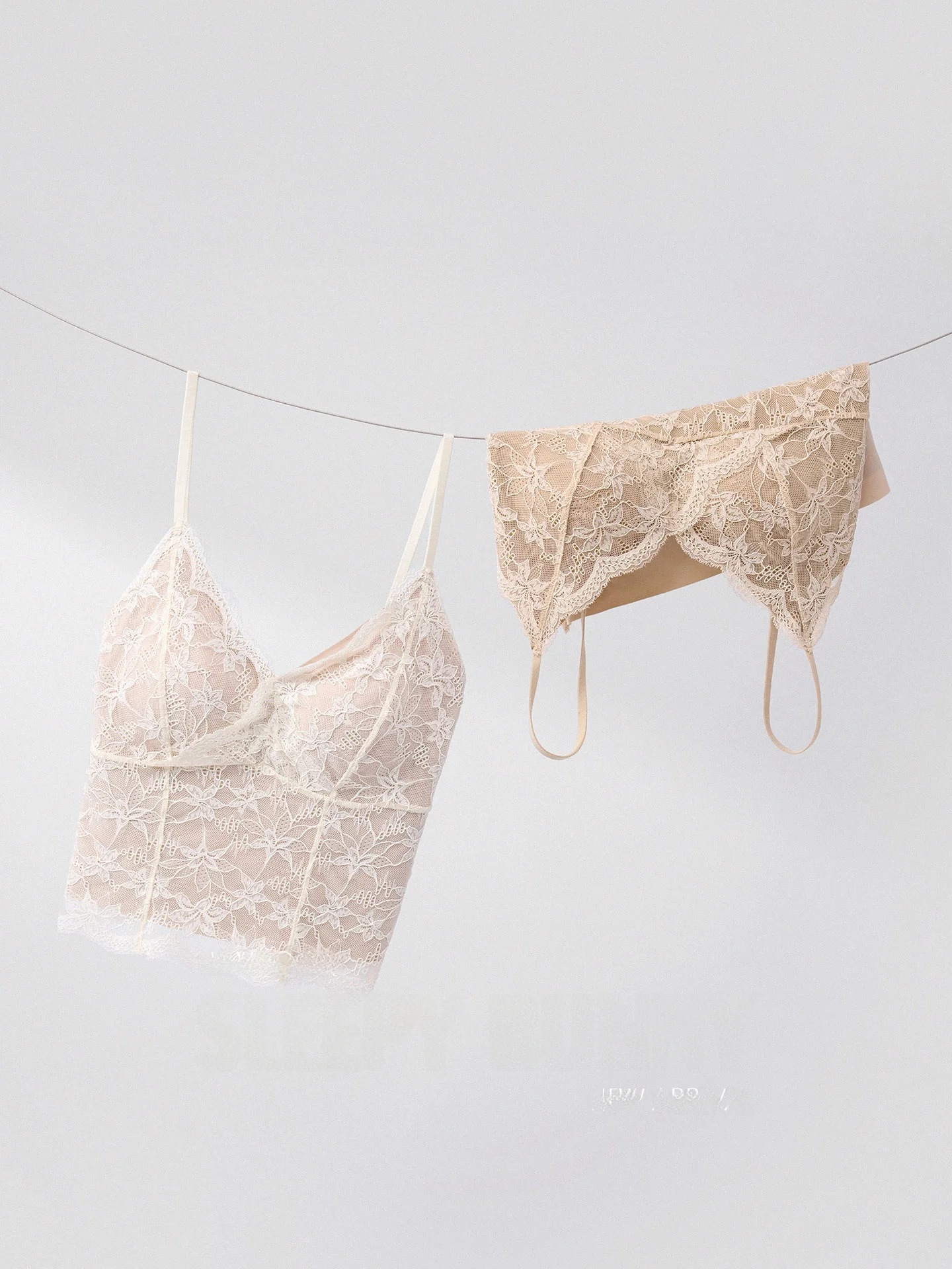 

Бюстгальтер-топ Spybunny с V-образным вырезом и кружевной отделкой, женский летний топ, открывающий ключицы, с красивой спинкой, внутренний топ без бретелек, укороченный