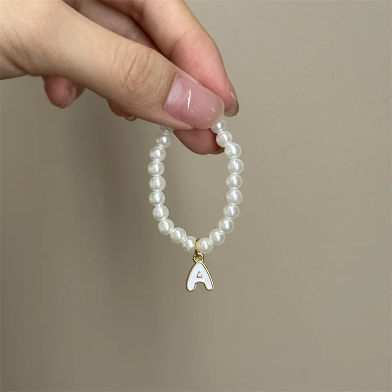 Collana di perle Mini accessorio Ciondolo Lettera Collana di perle Adatto per 10 cm Labubu 4.0 Labubu Accessori per bambole Giocattolo regalo