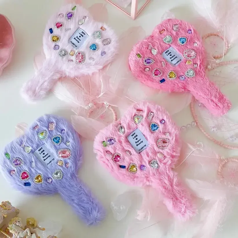 Flente - portable hand mirror with handle for women and girls, plush, love, cosmetics