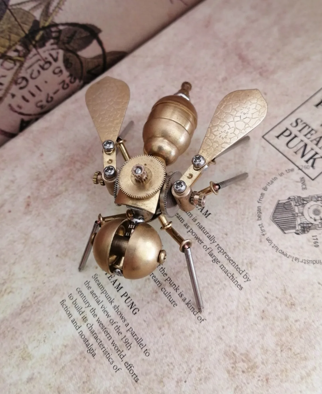 3D Puzzle Golden Bee Model Kit Steampunk Mechanical Insects Full Metal Creative Ornament - Finished Product