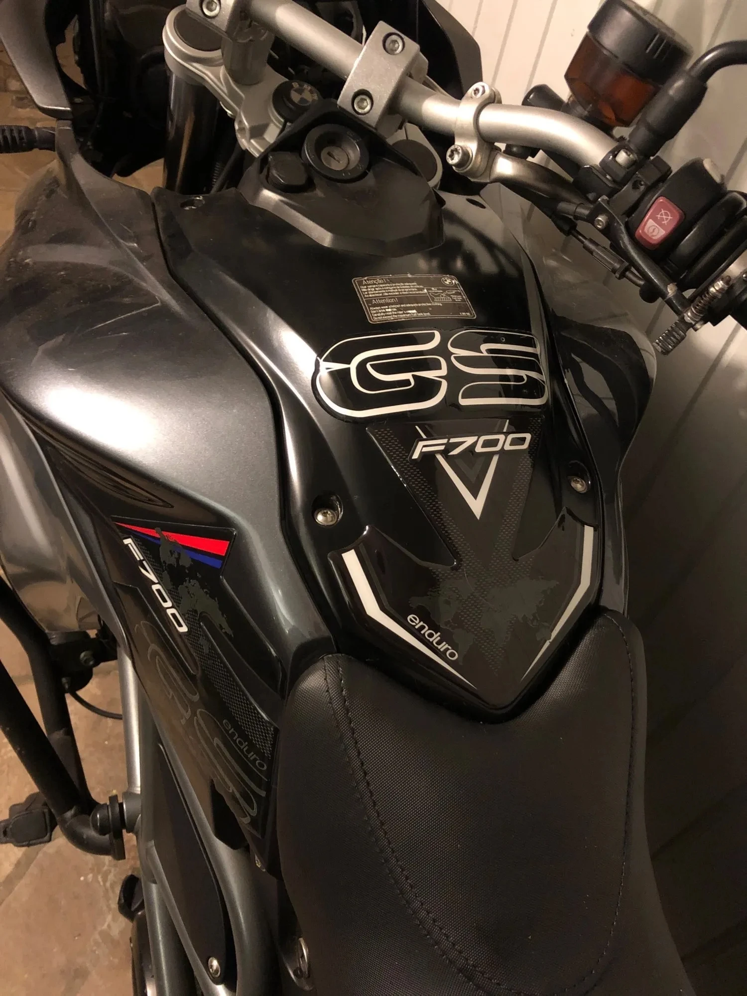 

For BMW F700GS F700 F 700 GS Motorcycle Emblem Protector Decals Kit Fuel Oil Knee Stickers Gas Grip for Motorbike Accessories
