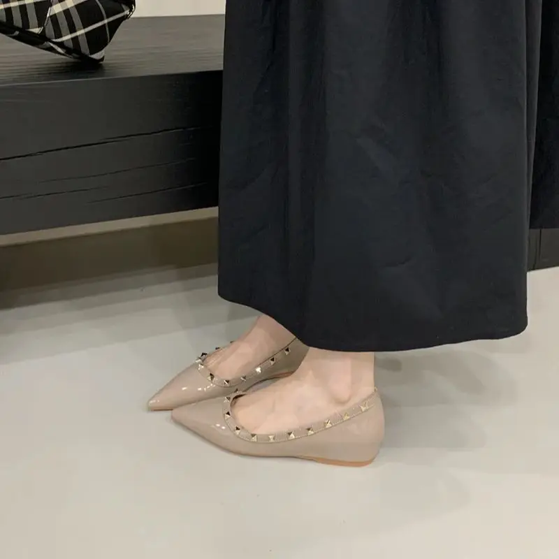 

Туфли на танкетке на низком каблуке 3 см, женские туфли-лодочки на высоком каблуке с острым носком, летние офисные туфли, женские черные туфли с заклепками, Zapatos De Mujer