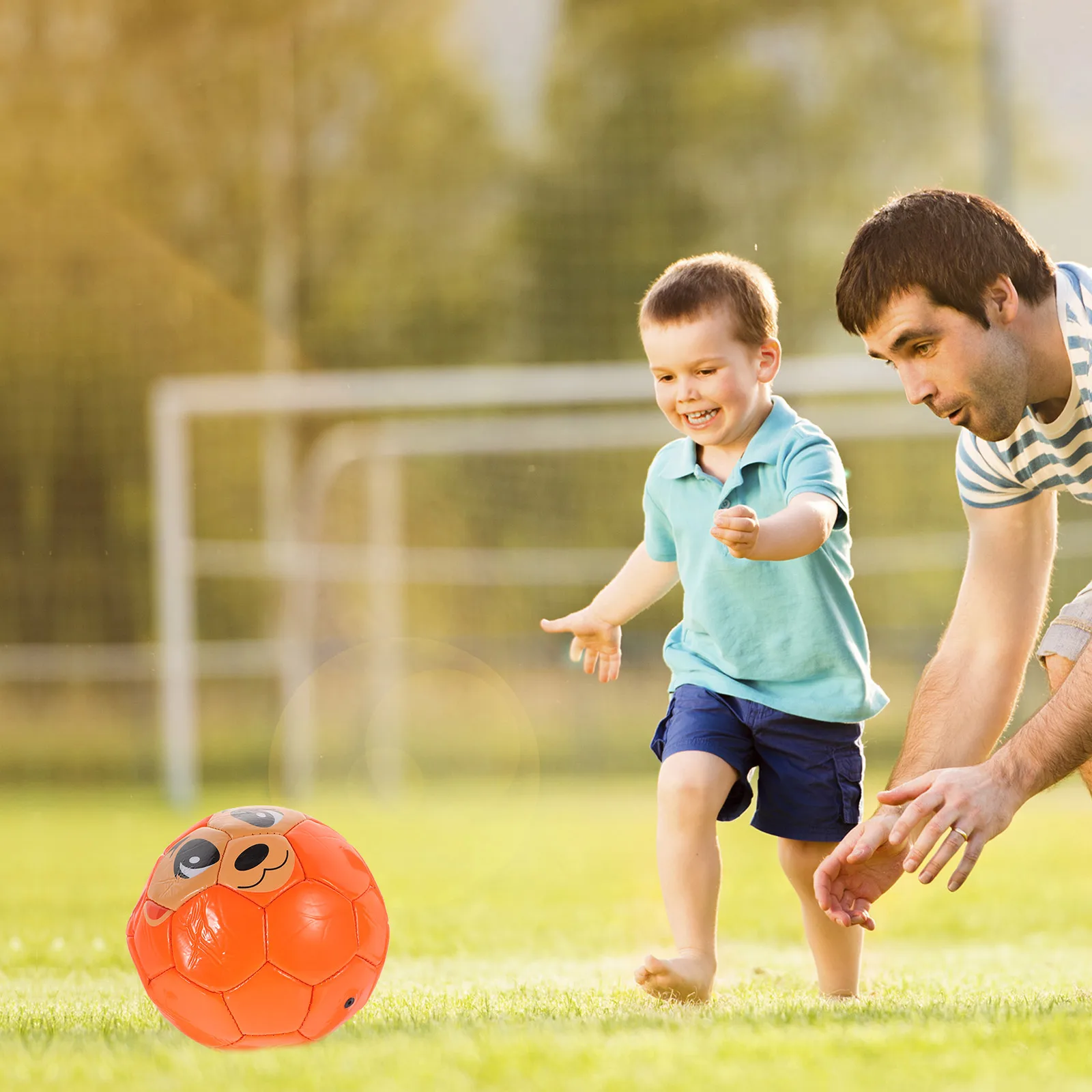 Futebol dos desenhos animados pequenas bolas de futebol macio para crianças portátil brinquedo de treinamento do plutônio pai-filho