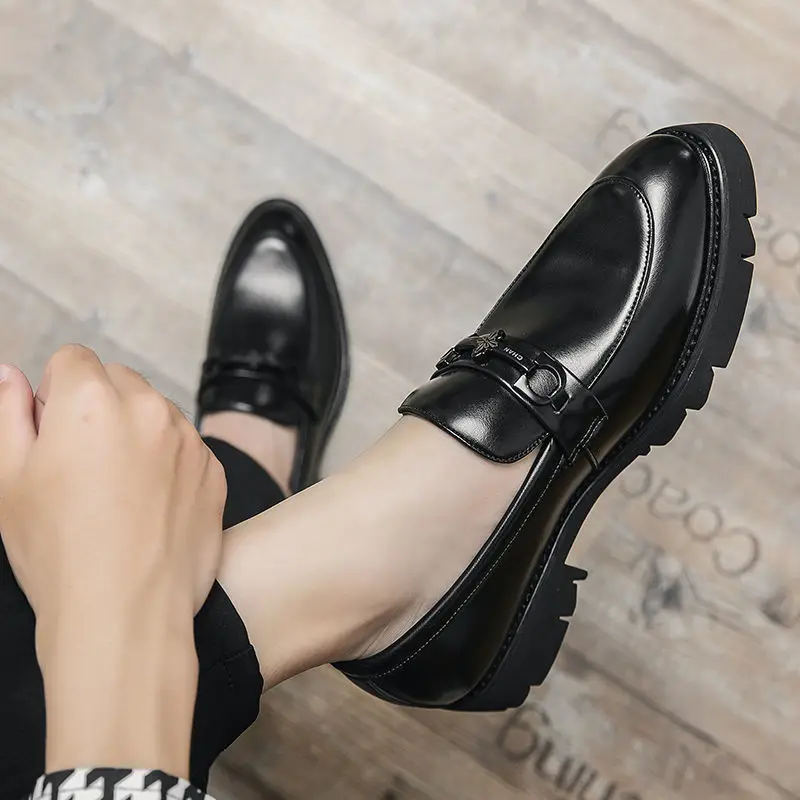 buckle Loafer Men Slip on Driving Moccas Mens Comfortable Leather Shoes for Men pointed Toe Fashion Man Casual Shoes b84