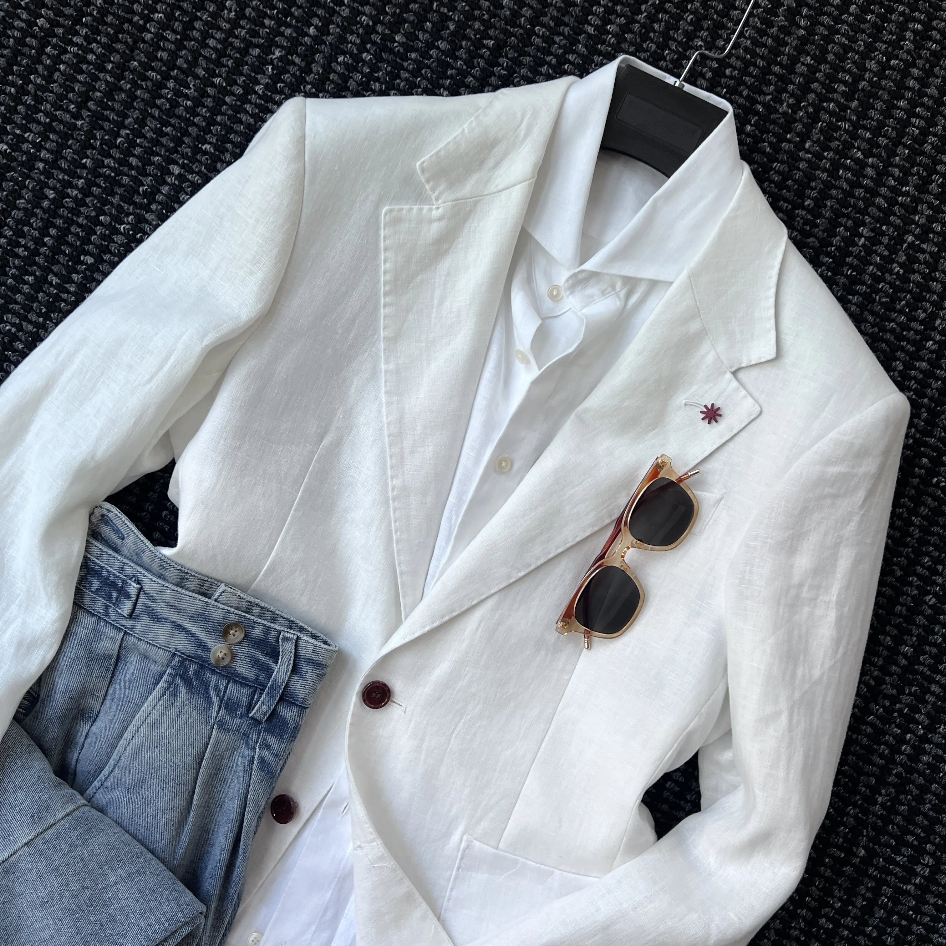 

Японский мужской костюм из 100% льна, без структурированного кроя, в стиле неаполитанской высокой моды, белый, класса люкс.