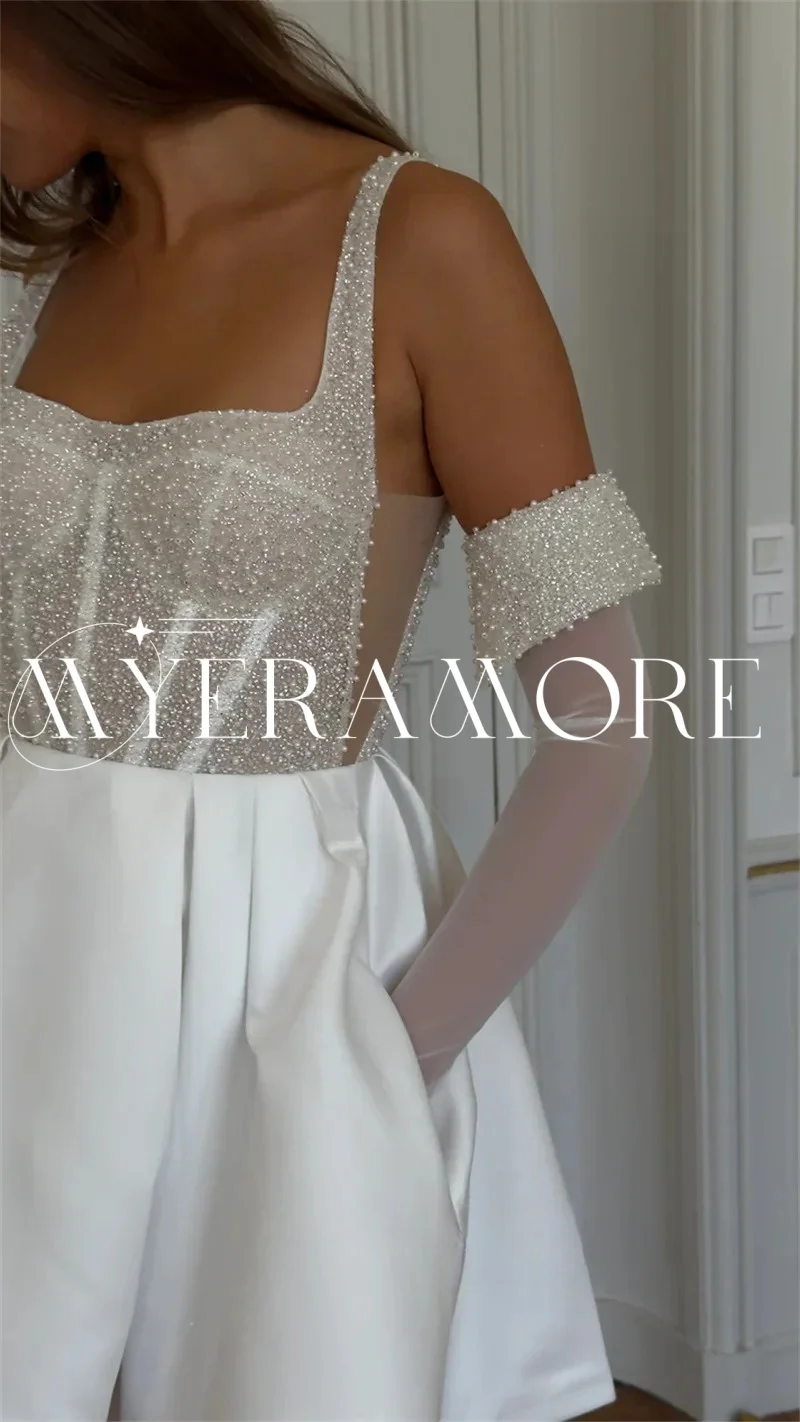 Simples cetim curto vestidos de casamento 2025 cintas de espaguete pérolas uma linha luvas longas vestidos de noiva personalizado vestidos de novia