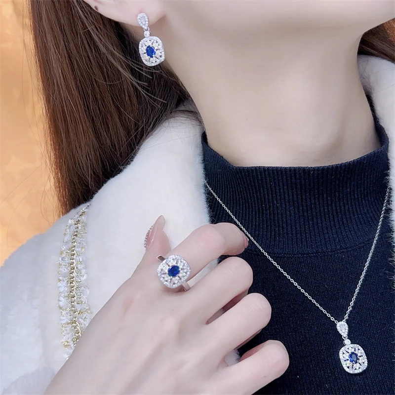 

Женский комплект из кольца и серёг, из серебра 925 пробы