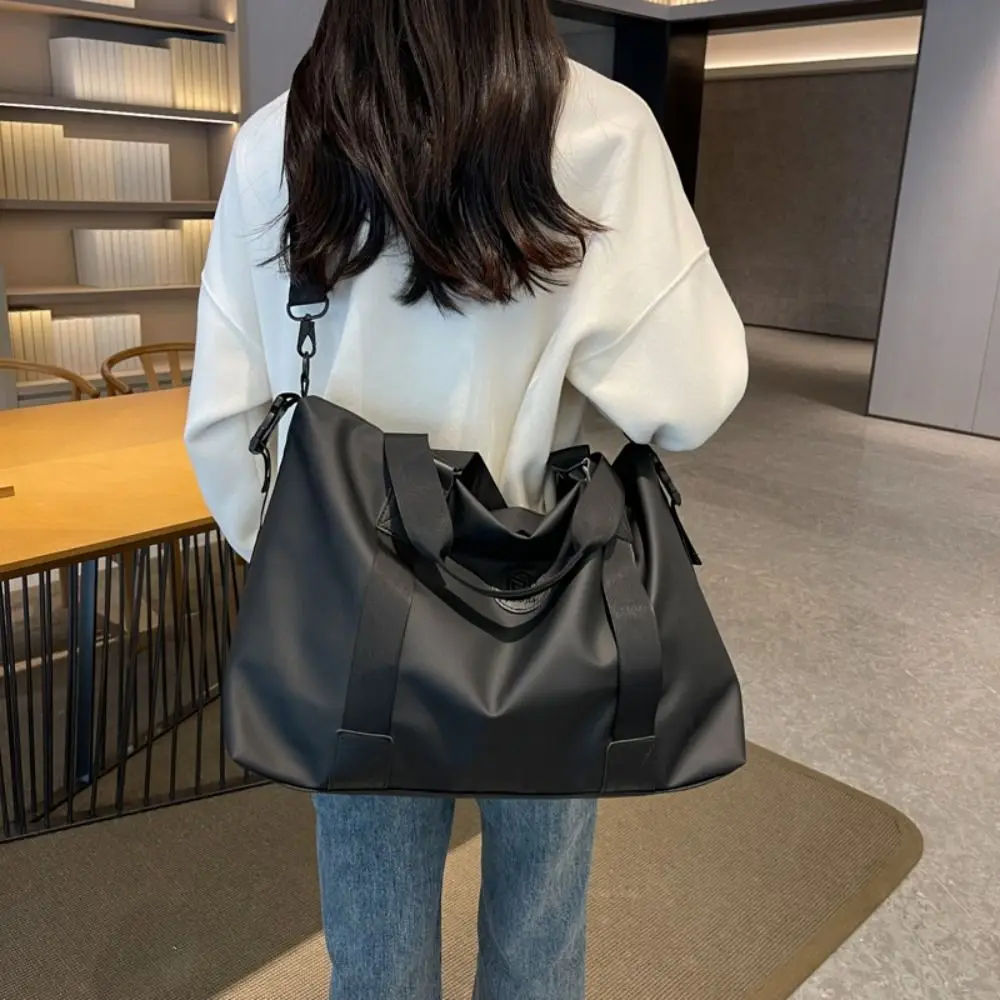 

Short-distance Large-capacity Sports Fitness Bag Lightweight Waterproof Travel Handbag Duffel Bag Luggage Bag Gym Bag Business