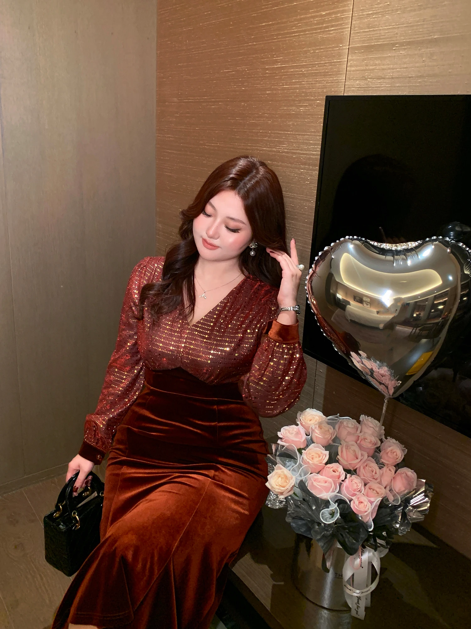 Sukienka balowa GLEC plus size z aksamitnymi wstawkami, trenem typu rybi ogon, francuskim dekoltem w serek, długim rękawem i wysoką talią dla kobiet.