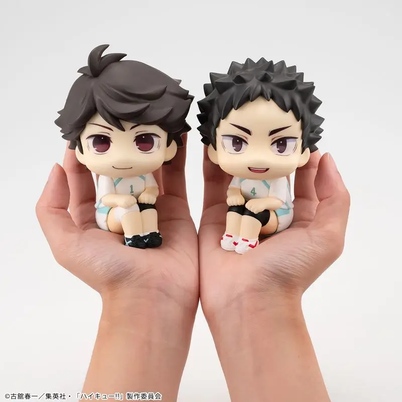 

Anime Haikyuu!! Oikawa Tooru Iwaizumi Hajime Cosplay Cartoon Miniature Figurine Figures Model Ambitus Mascot Garage Kits Gift