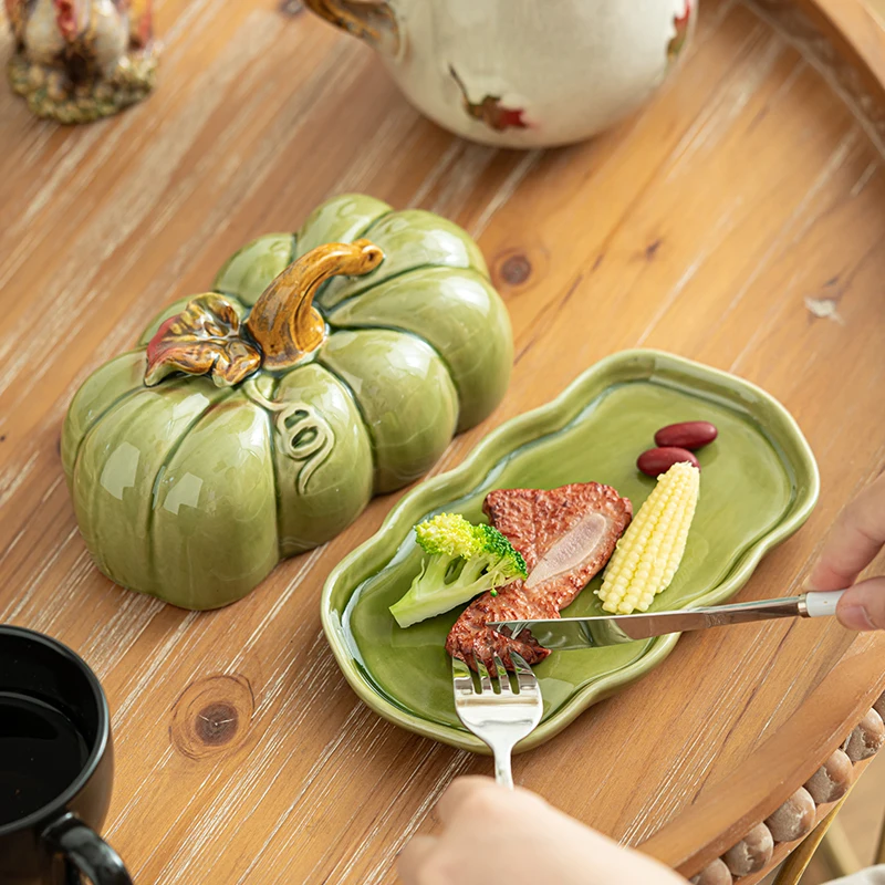 Creative ceramic dinner plates with novel pumpkin shaped lids kitchen and restaurant utensils bowls and New Year holiday gifts