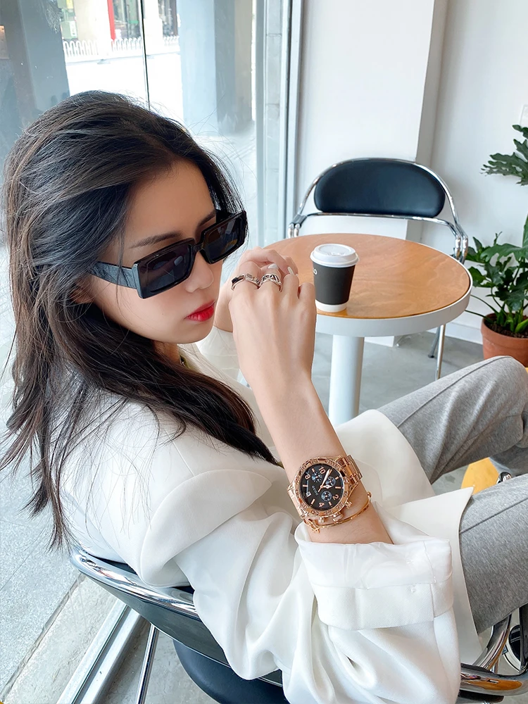 Nuovo orologio di fascia alta da donna, temperamento semplice, quadrante grande, stile neutro, orologio da donna alla moda e suggestivo, regalo femminile