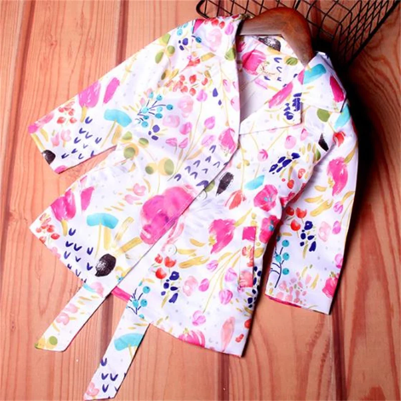 

2022 new children's jacket girls graffiti print mid-length trench coat baby cotton top girls