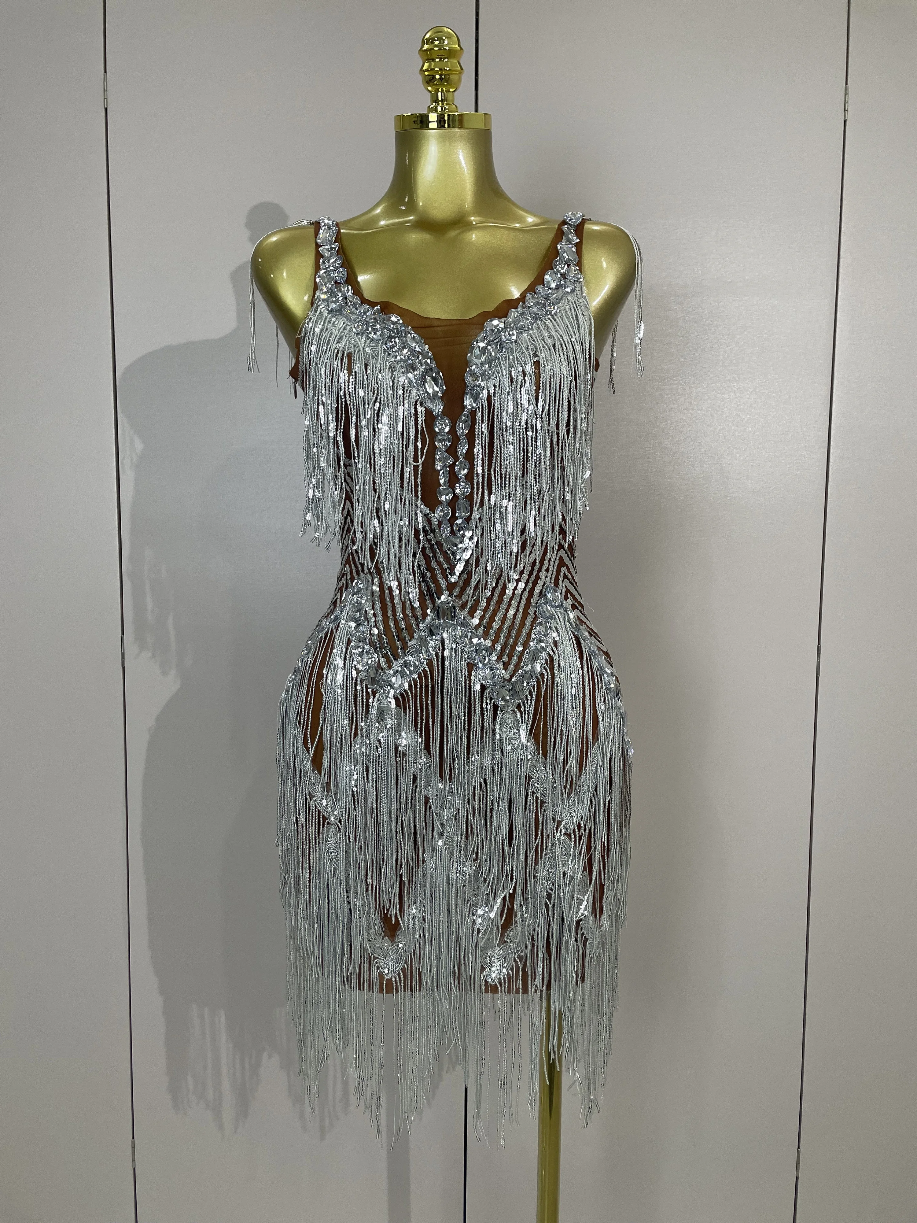 

Женское блестящее мини-платье с бахромой из страз, сексуальное сетчатое платье для вечерних мероприятий, роскошное платье для дня рождения, костюм для выступлений в ночных клубах и на сцене