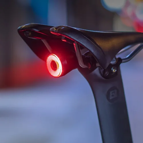 Imagen 2 del producto Luz Trasera Inteligente para Bicicleta ROCKBROS con Sensor de Frenado Automático, Impermeable IPX6, Lámpara Trasera LED para Ciclismo, Carga USB, Luz de Seguridad para Bicicleta Q5