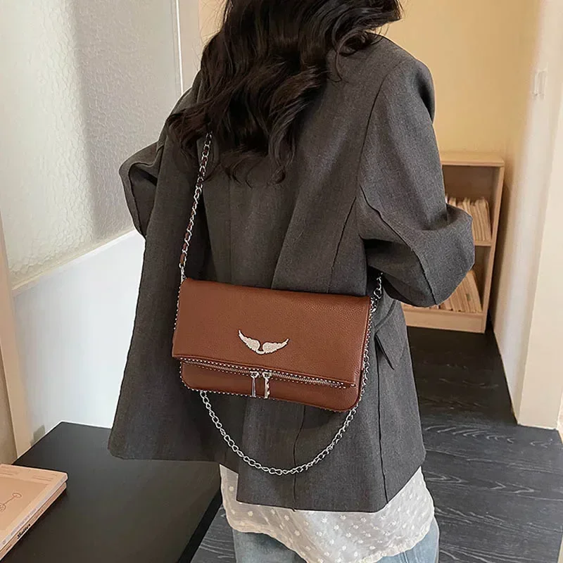 Bolso de hombro y bandolera de moda 2026, bolso cuadrado pequeño con alas para mujer, monedero pequeño y bonito, bolso de mano versátil y elegante