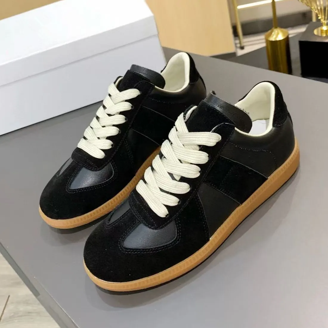 

Versatile retro soft sole single shoe women's brown German training shoes lightweight board shoes white shoes genuine leather