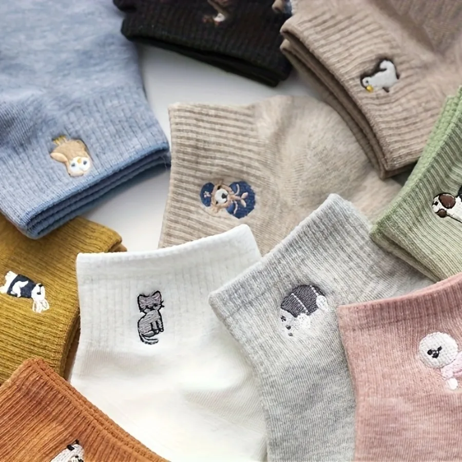 6 Pairs of Mixed Color Women'S Socks Featuring Cute Cartoon Embroidery of Animals Like Cats, Dogs, Rabbits