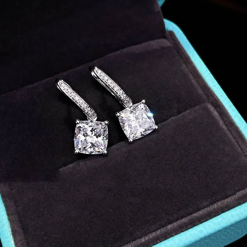 

New Fashionable and Brilliant Square Diamond Zircon Women's Earrings With Light Luxury Style Commuter Accessories