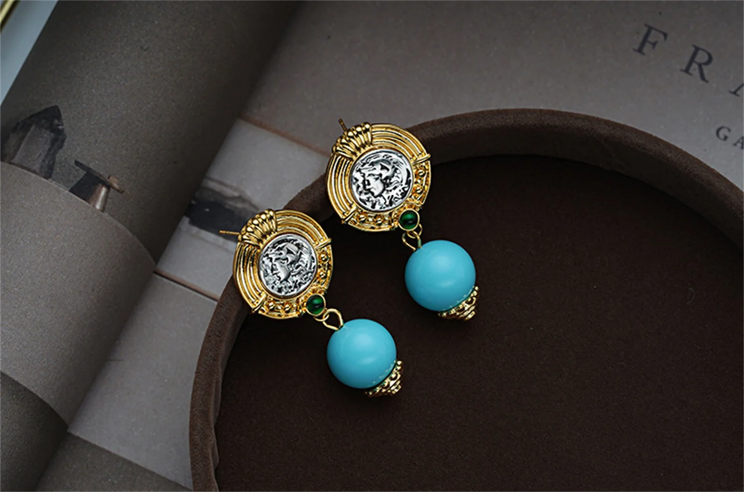 Vintage portrait earrings, women's niche design, high-end sense of exquisite embossed ancient coin stud earrings