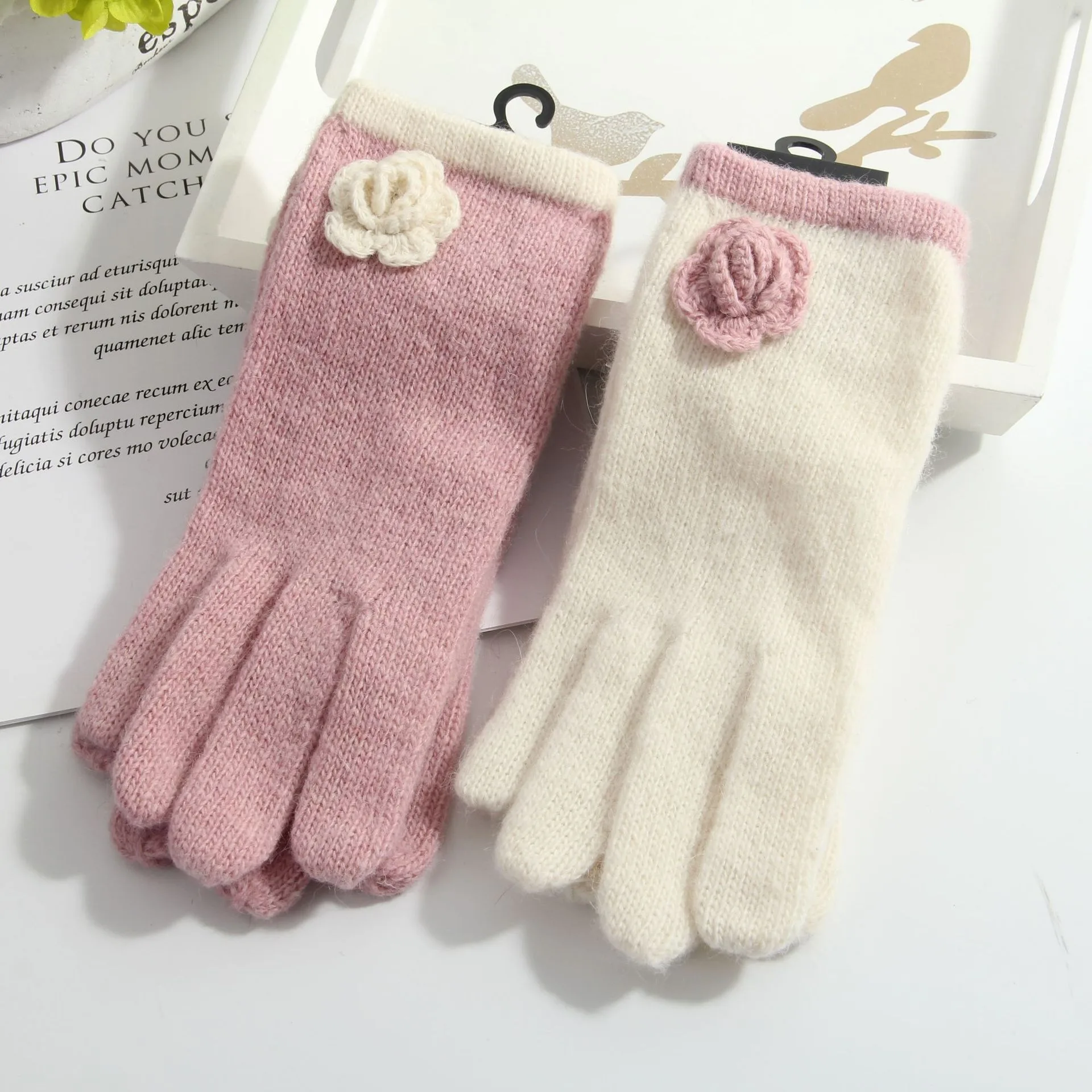 New Women Winter Knitting Flower Bow Printing Plush Soft Five Finger Gloves Women Outdoor Warm Gloves Pink Colors Gloves