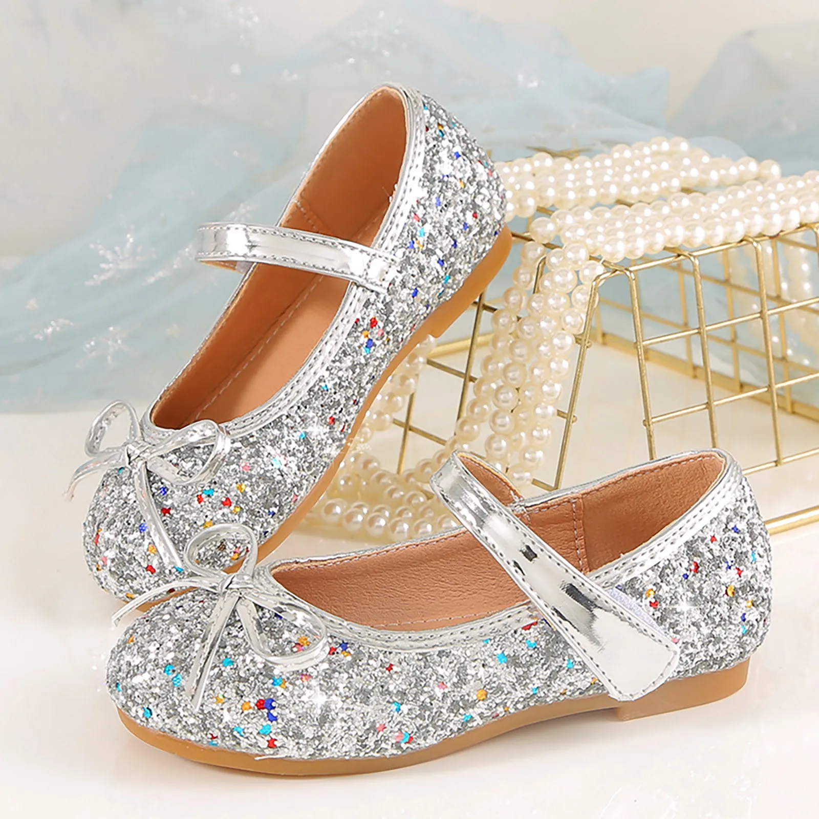 

2024 Spring Summer Girls Shoes Sequins Fashion Princess Shoes Solid Color Single Strap Buckle Children Performance