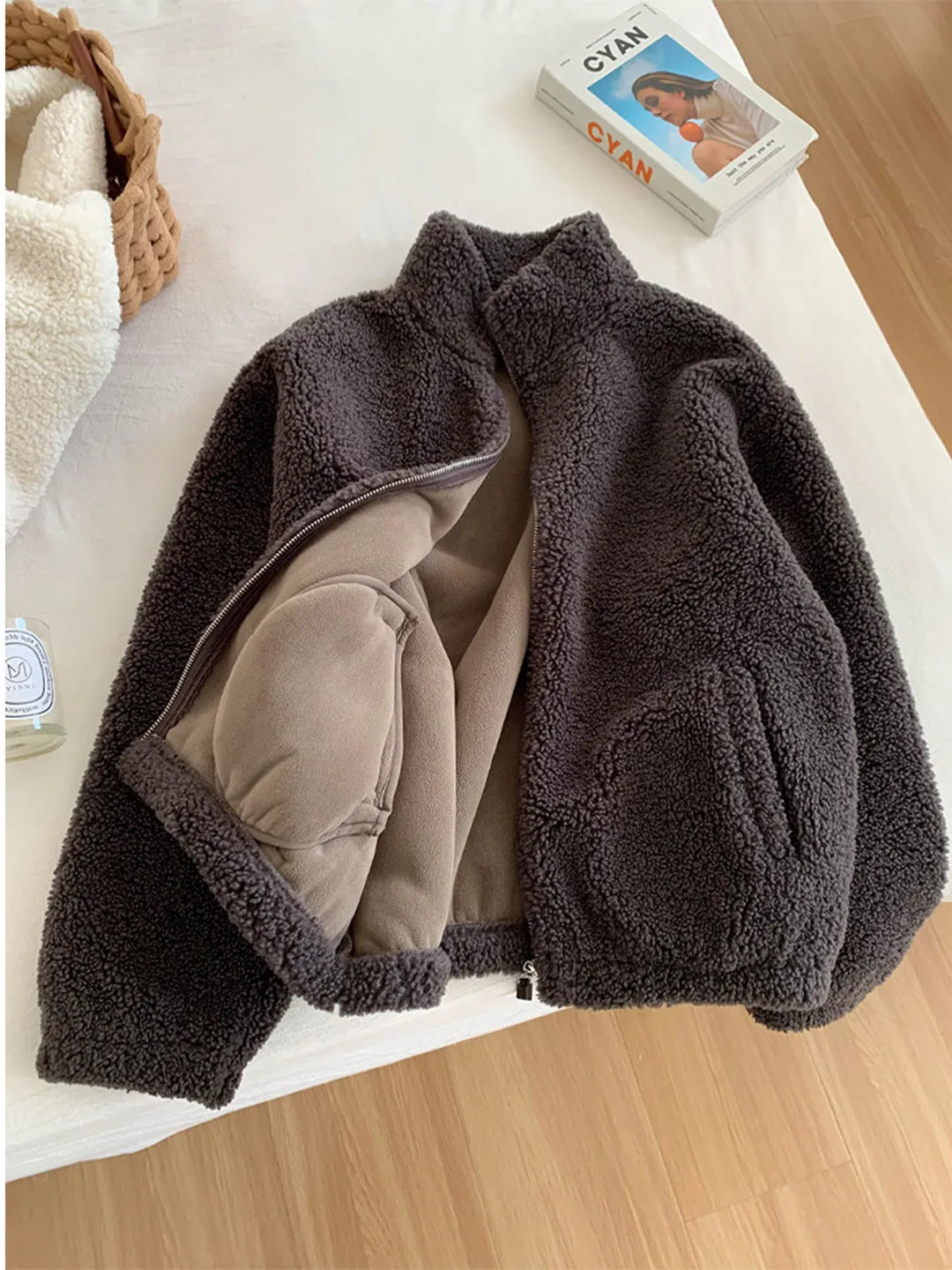 

American Retro Fce Jaet Men's Winter Thiened Floing Stand Collar Cardigan Sweatirt Warm Long Sve Zipper Coat