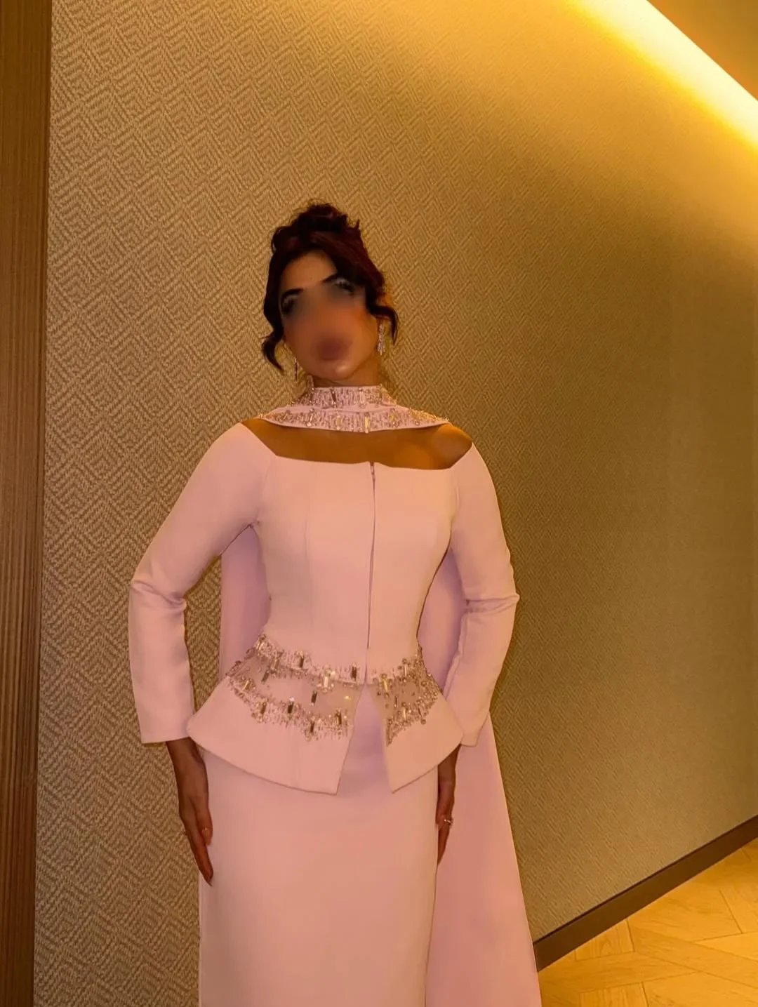 Vestidos de Noche rosas de manga larga con hombros descubiertos, vestido de fiesta con lentejuelas y cuentas, vestido de invitados de boda personalizado de Arabia Saudita