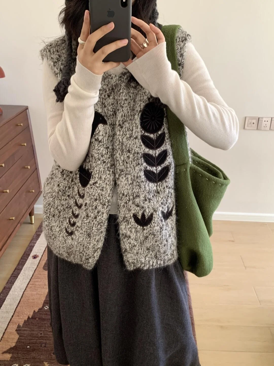 

Early Autumn Women's Knitted Embroidered Vest Outerwear Lazy Chic High-End Feelings Cardigan Sle Faion Commute Sle