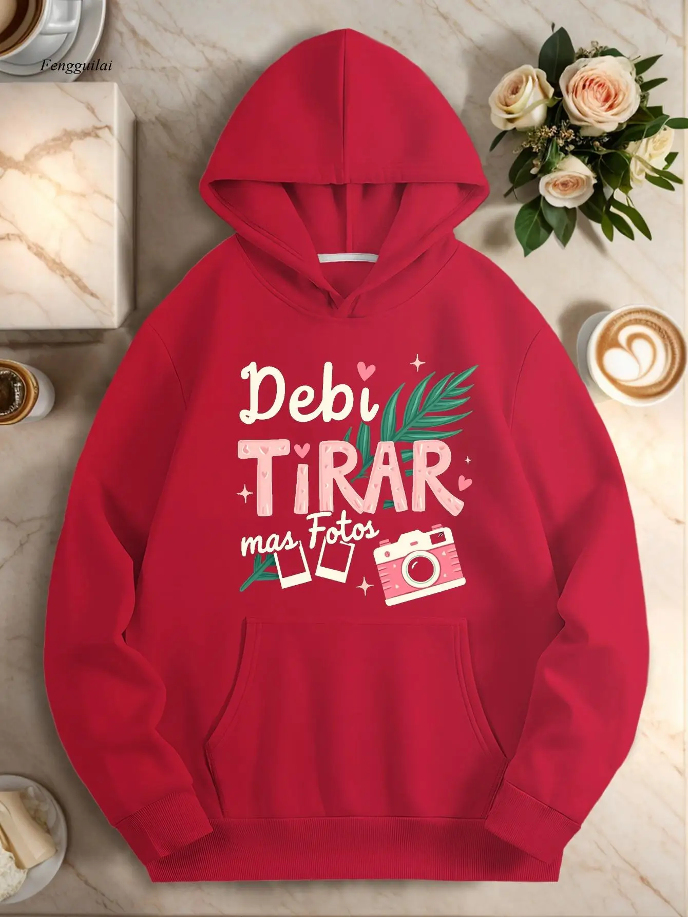 Grünes Kapuzenpullover mit spanischem Zitat – Pullover mit Fotografie-Grafik