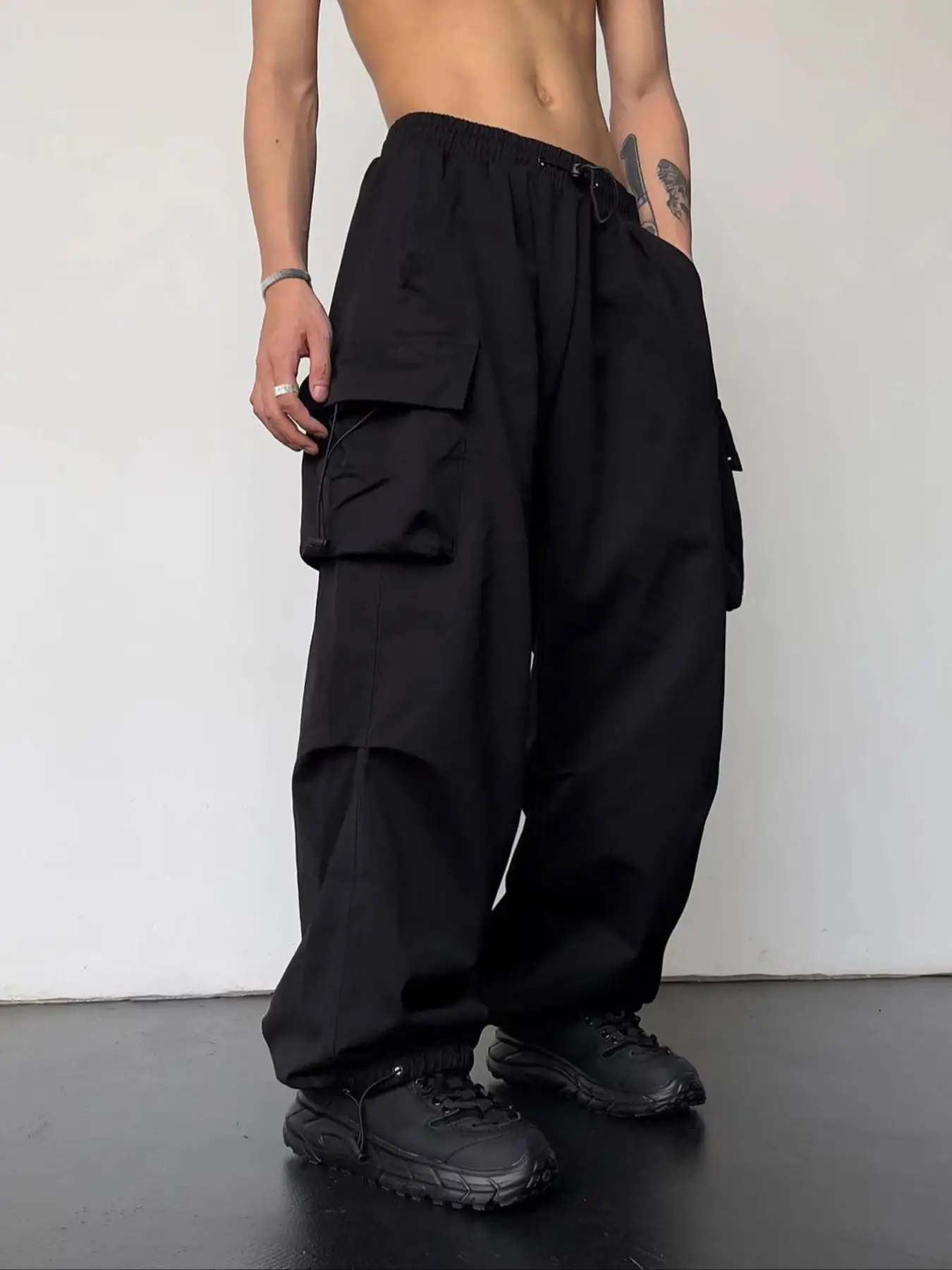 Herren Cargo-Hose mit Taschen und Kordelzug, Street-Fashion Regular Fit Gerade Hose für den Alltag, Herrenhose – Detail 4