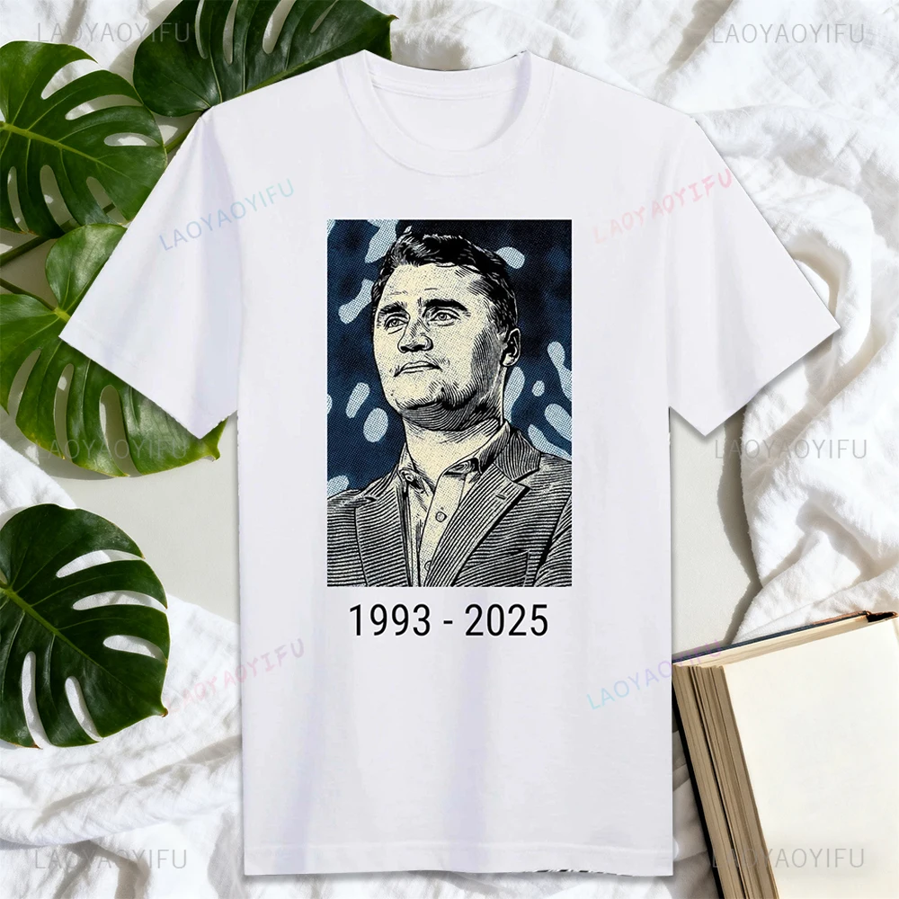 تشارلي كيرك التذكاري تي شيرت الراحة في السلام مزق المحافظ الجرافيك تي شيرت شكرا لك على ذكرياتك 1993-2025 المحملة للجنسين