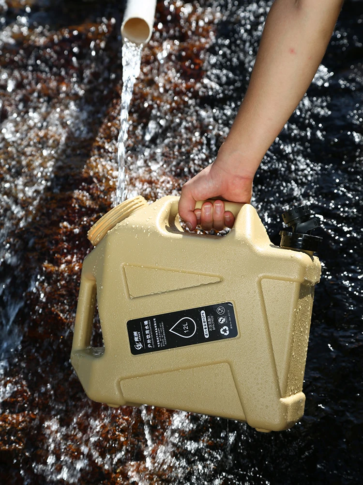 

PE water tank does not contain bisphenol A, large capacity outdoor 12L camping water container with no leakage emergency