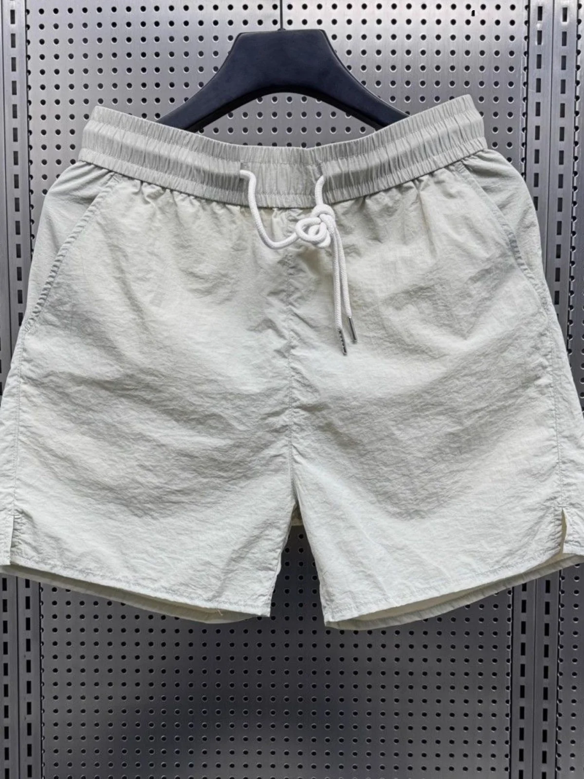 

Summer Thin Ice Silk Quick Dry Shorts Men Loose Big Boxer Shorts 2024 Trendy Casual Three-Quarter Length Beach Pants