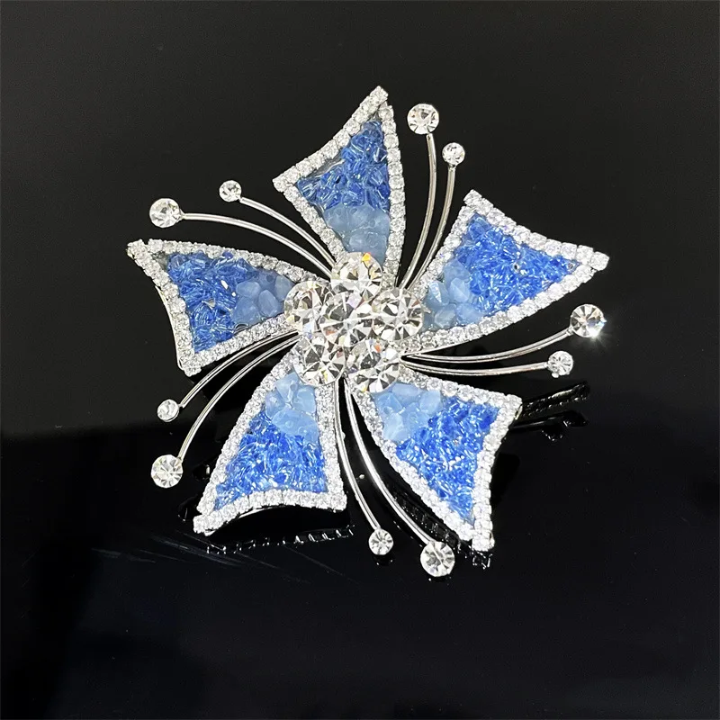 

OKILY Blue Gradient Crystal Flower Brooch Female Inlaid Zircon High-grade Plant Floral Suit Corsage Women's Stylish Broochpins